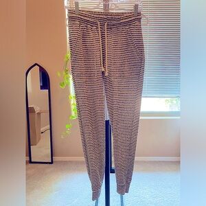 Billabong striped joggers purchased at Evereve. Sz XS. White & Dark blue…
